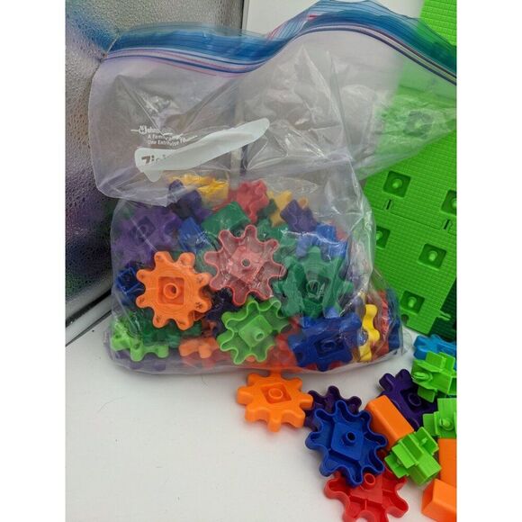 Learning Resources Gears! Building Set 150+ Pieces Bright Colors STEM Toy - Picture 4 of 5